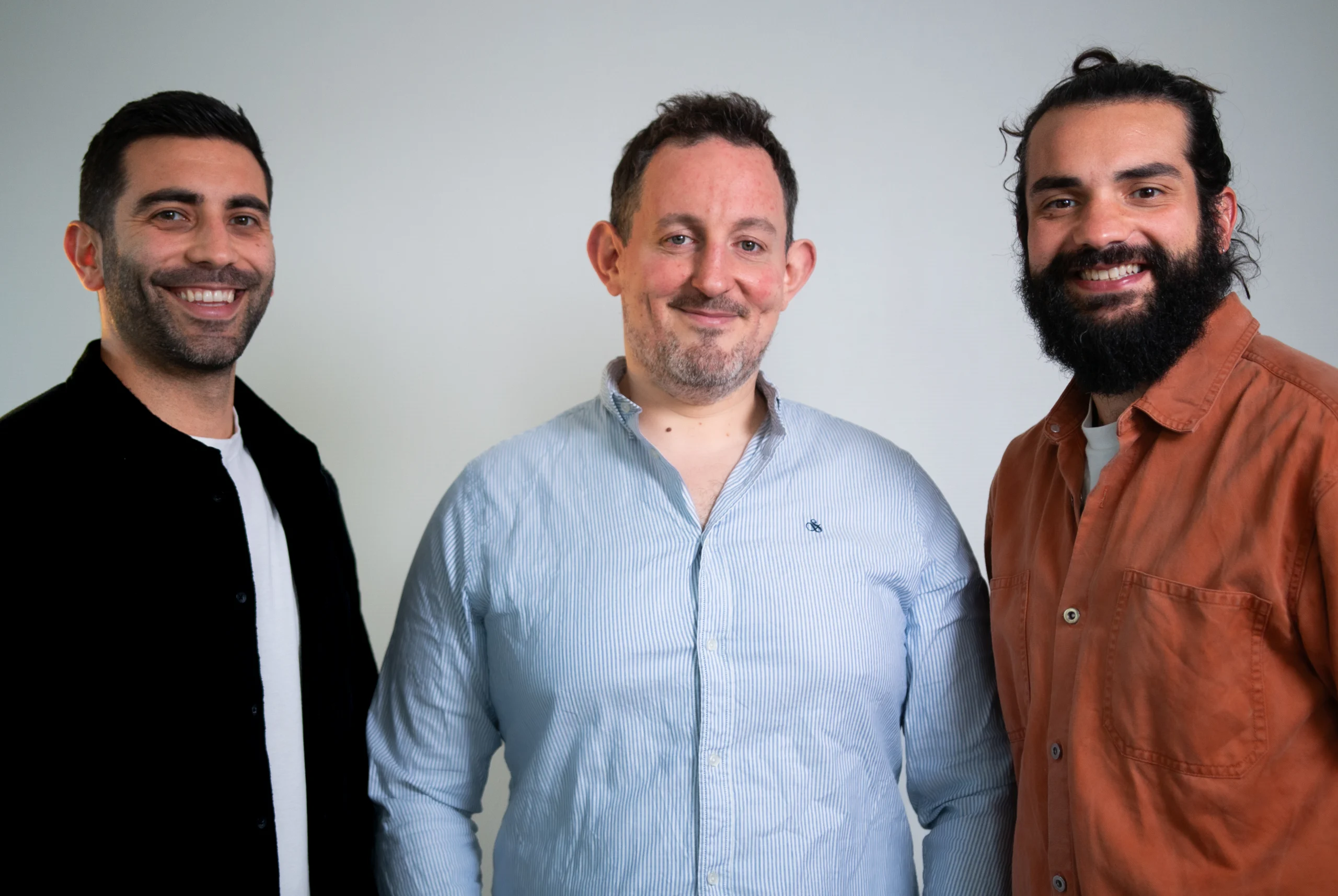 L'agence Arrow est composé de Rafaël, Dimitri et Emmanuel Ui sont réalisateur, cadreur, monteur vidéo, motion designer et droniste professionnels.